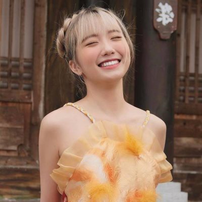 Cùng MMlive kể tên top 10 hot girl Tiktok xinh đẹp sexy nhất Việt Nam. 6 tiktoker với thân hình nóng bỏng Khánh Huyền.