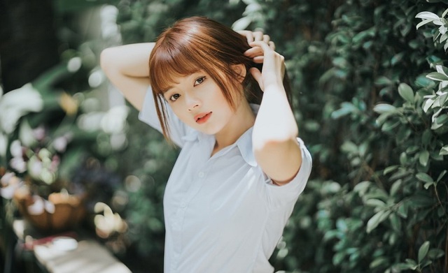 MMlive Lê Lý Lan Hương với biệt danh “Hot girl ảnh thẻ” 7 "Hot girl ảnh thẻ" luôn tận dụng tốt thế mạnh cảu mình với nét đẹp đơn thuần trẻ trung để ghi điểm trong mắt người hâm mộ