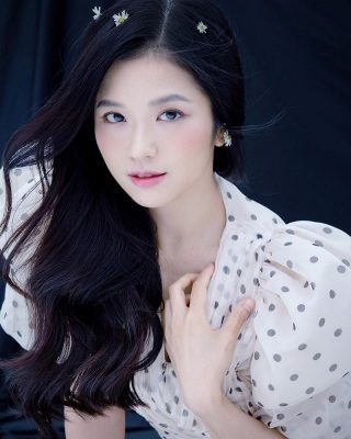 MMlive Cùng xem bộ ảnh và tận hưởng vẻ đẹp của hot girl Suni Hạ Linh 8 Cô nàng đã chứng minh cho mọi người thấy con đường nghệ thuật của mình chọn là đúng thay vì làm ngân viên ngân hàng