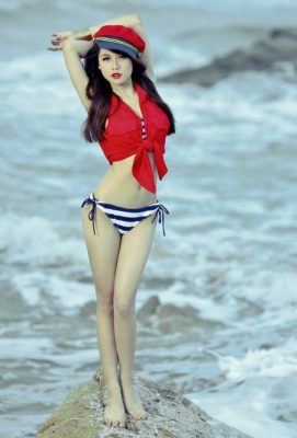 MMlive hot girl Sam, sao Việt với loạt ảnh bikini cực nóng 2 Cô nàng là một trong những hot girl đầu tiên của showbiz Việt