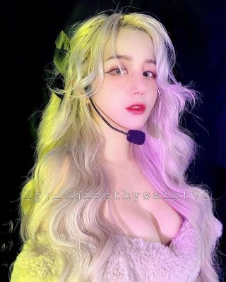 MMlive Phan Hoàng Thiên Thy hot hirl khỏa thân đẹp hơn tranh 2 Cô nàng hot girl xinh đẹp
