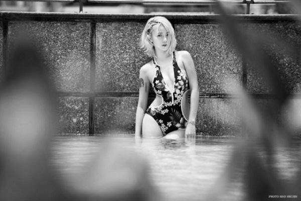 MMlive Misthy khoe đường cong gợi cảm trong bộ bikini 6 Những shoot hình đen trắng không thể nhạt nhòe đi thân hình nóng bỏng của streamer