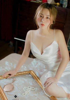 MMlive Nhan sắc của những hot girl Sài thành nhờ gương mặt "búng ra sữa" và thân hình cực nóng bỏng 5 hot girl Nguyễn Hồng Hân