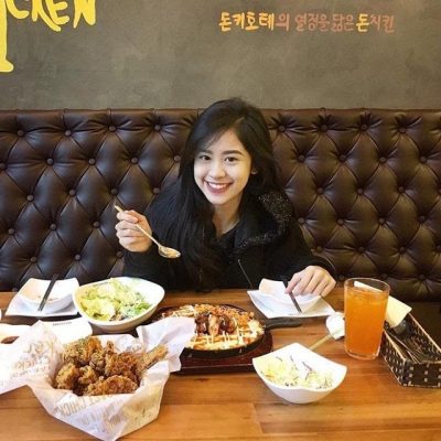 MMlive Ngắm nhìn danh sách các hot girl xinh đẹp trên instagram 2 Cô nàng xinh đẹp và dễ thương