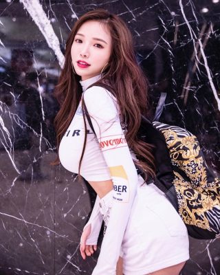 Cùng MMlive chiêm ngưỡng nhan sắc nàng DJ 9x đến từ Malaysia 3 Cô nàng còn là streamer