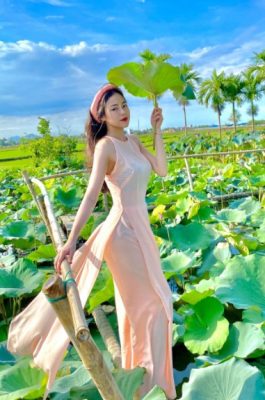 MMlive Nữ sinh 10x Đà Nẵng Nguyễn Minh Diệu với vóc dáng sexy bốc lửa 4 Người đẹp trong tà áo dài thướt tha