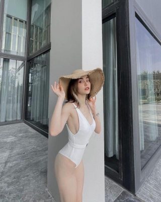 MMlive MLee - Vẻ đẹp gợi cảm quyến rũ khiến các anh em gục ngã của bông hồng lai Pháp - Việt 4 Vì là con lai nên cô nàng có vẻ đẹp rất Tây
