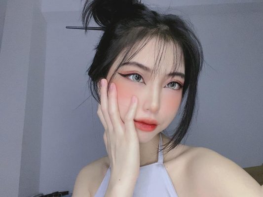 MMlive Chiêm ngưỡng nhan sắc xinh đẹp của hot girl Hà Thành Nguyễn Thị Lan Hương 5 Tuy còn trẻ nhưng cô nàng đã độc lập được về tài chính