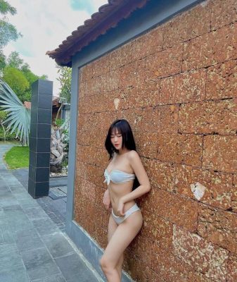 MMlive Hot girl 9x xinh đẹp nóng bỏng khiến anh em mê mệt 7 Mỗi kiểu tạo dáng của cô đều khiến anh em say đắm