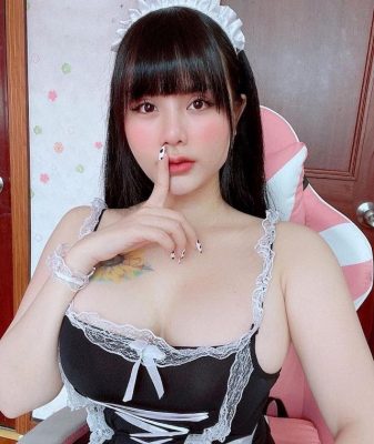 MMlive Chiêm ngưỡng hot girl siêu vòng một Trương Minh Châu 3 Cô nàng trong bồ đồ hầu gái và với size ngực quá khổ của mình làm các anh em bỏng mắt