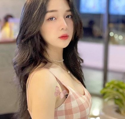 MMlive Mê mẩn trước vẻ đẹp quyến rũ của hot girl Vũng Tàu năm 18 tuổi. 4 Cô nàng sở hữu gương mặt rất baby