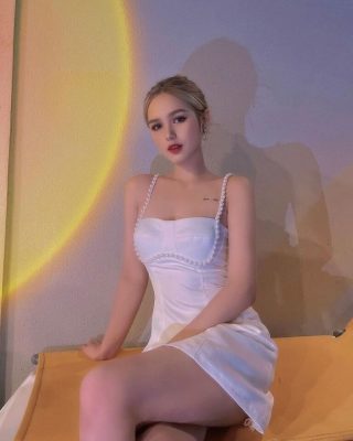 MMlive Nhan sắc xinh đẹp hút hồn của người đẹp Xoài Non 2 Mặc dù sinh năm 2002 nhưng vẻ đẹp của cô nàng khá chững chạc
