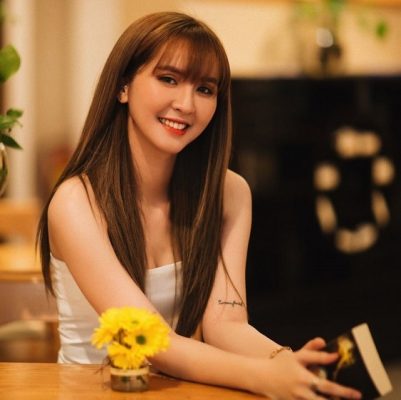 MMlive ngắm nhìn vẻ đẹp ngọt ngào của streamer Ngân Sát Thủ 2 Cô nàng mang vẻ đẹp ngọt ngào nhưng cực kỳ quyến rũ