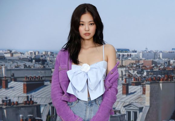 MMlive Jennie Kim người đẹp sinh năm 96 của Blackpink 8 Trái với hình ảnh năng động trên sân khấu ngoài đợi cô nàng khá nhút nhát