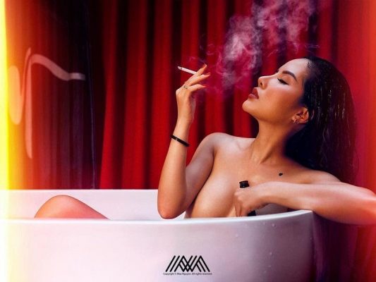 MMlive Bỏng mắt với ảnh nude của Quỳnh Ruby cực nóng bỏng. 4 Cô nàng rất thẳng thắng chia sẽ quan điểm của mình
