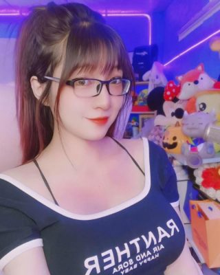MMlive Ngắm nhìn nàng streamer Như Hexi xinh đẹp gợi cảm 2 Cô nàng sở hữu gương mặt dễ thương và đáng yêu