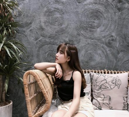 MMlive các cô giáo 9x gợi cảm và sexy nhất hiện nay 8 Hình ảnh đời thường vô cùng trẻ trung, năng động, cô nàng không ngần ngại diện trang phục "mát mẻ" để khoe dáng.