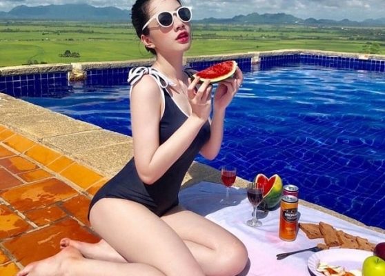 Cùng MMlive ngắm nhìn vẻ sexy quyến rũ của nàng hot girl top 15 hoa hậu Việt 5 Người đẹp biết cách khiến mình trở nên hấp dẫn theo những cách tinh tế nhất
