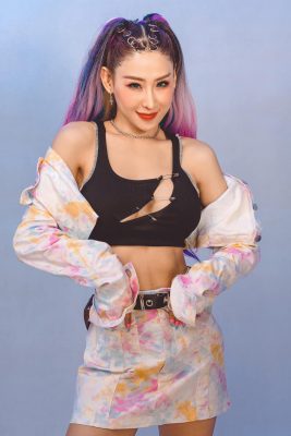MMlive Chiêm ngưỡng nhan sắc đầy mê hoặc của DJ OXY 4 Người đẹp từ nhỏ đã có tính tự lập