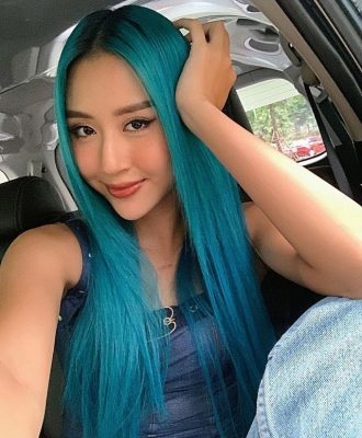 MMlive Quỳnh Anh Shyn “đốt mắt” với bikini sexy 2 MMlive cô còn là một blogger với nhiều lượt theo dõi trên Youtube