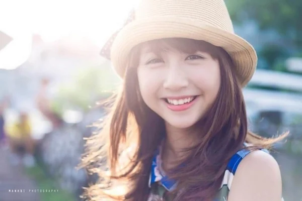 MMLive Hành trình lột xác từ cô nàng bánh bèo đến một Fashionista mặc gây nhiều tranh cãi của Quỳnh Anh Shyn 2 MMLive Quỳnh Anh Shyn với phong cách thời trang trẻ trung, hồn nhiên, nhí nhảnh vào những năm 2000