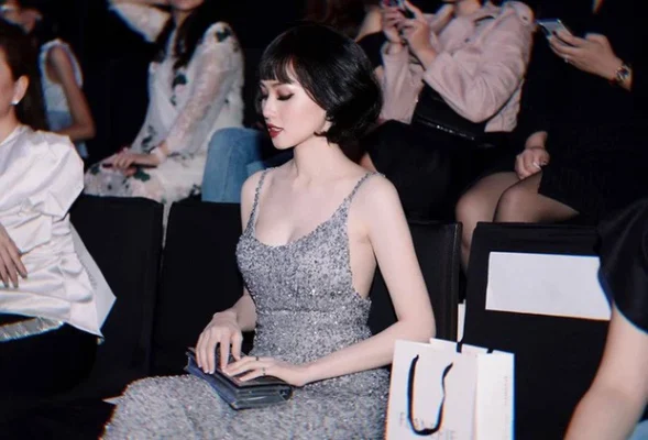 Mmlive Dù đã là bà mẹ 2 con nhưng Tâm Tít vẫn khiến các Fans mê mẩn bởi vòng ba quá hoàn hảo 4 MMLive Body nóng bỏng cùng làn da trắng sáng giúp Tâm Tít dễ dàng thu hút mọi ánh nhìn