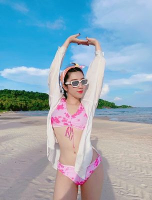 MMLive Thúy Ngân tung ảnh khoe trọn vòng 1 rực lửa khiến anh em đồng loạt dậy sóng 3 MMLive Vóc dáng vạn người mơ của Thúy Ngân