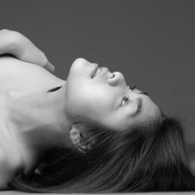 MMLive - Ngắm Nét Đẹp Trời Ban Chuẩn Từng Centimet Của Ngọc Nữ Tăng Thanh Hà 5 Không dao kéo, không lòe loẹt, nhan sắc Tăng Thanh Hà "đi vào lòng người" bằng một gương mặt khả ái cùng đôi mắt biết nói.