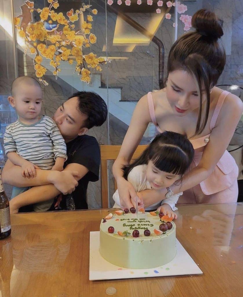 Cuộc sống hôn nhân không như mơ của Diệp Lâm Anh Cuộc sống hôn nhân không như mơ của Diệp Lâm Anh