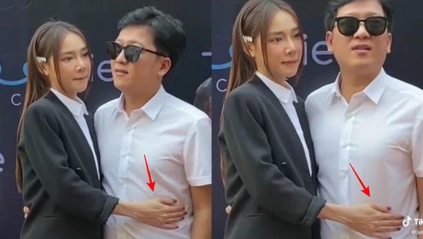 MMLive - Nhã Phương gây bất ngờ với hình ảnh body khẳng khiu gầy nhô xương 4 Đôi bàn tay gầy guộc gân guốc của Nhã Phương