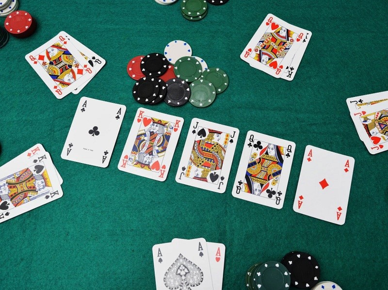 Poker Đổi Thẻ Cào Online - Chơi Poker Nhận Ngay Tiền Thật 2 Cách chơi poker truyền thống