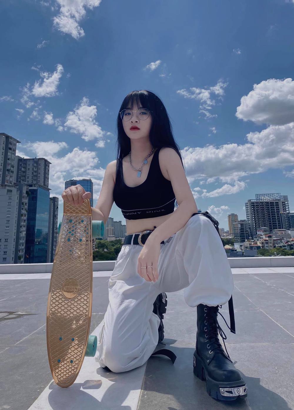 Hot Tiktoker Gấm Kami - Nữ cơ thủ tuổi teen xinh đẹp, tài năng 1 girl IT cực ngầu