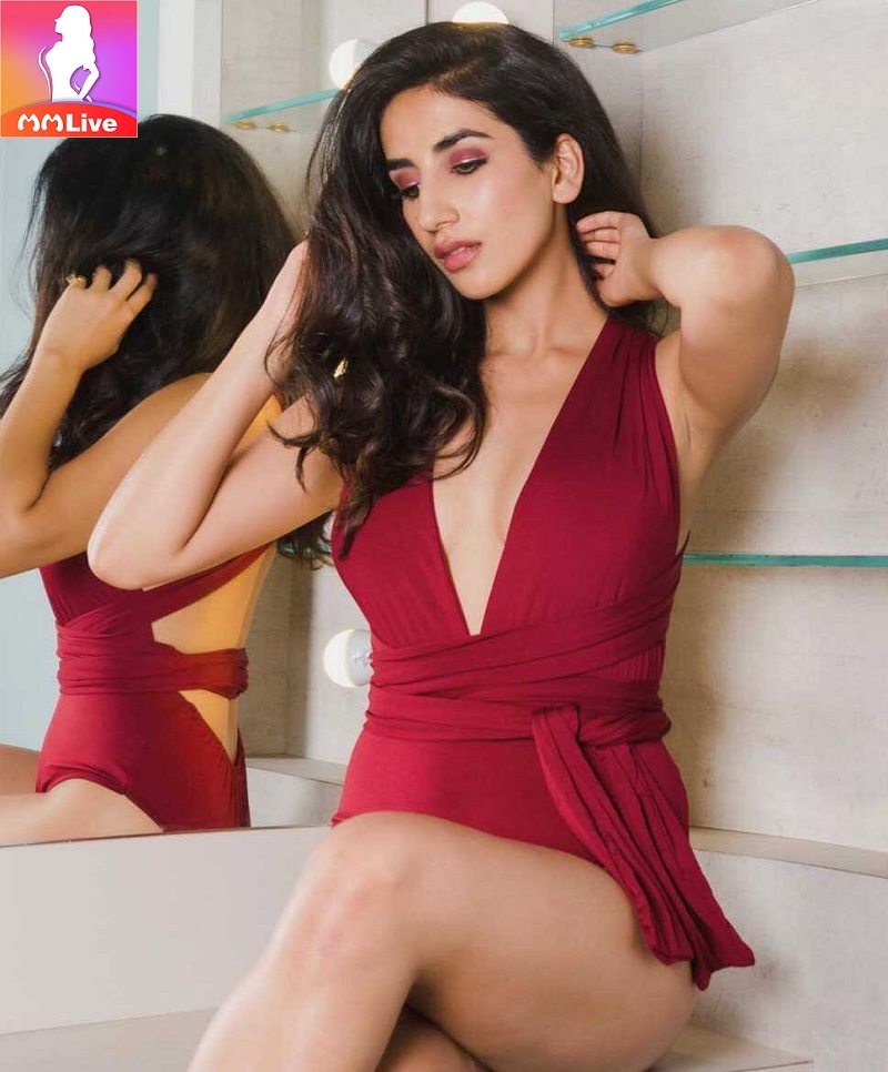 Ngắm 5 diễn viên Punjabi nóng bỏng được ái mộ nhất MMLive 5 Parul Gulati
