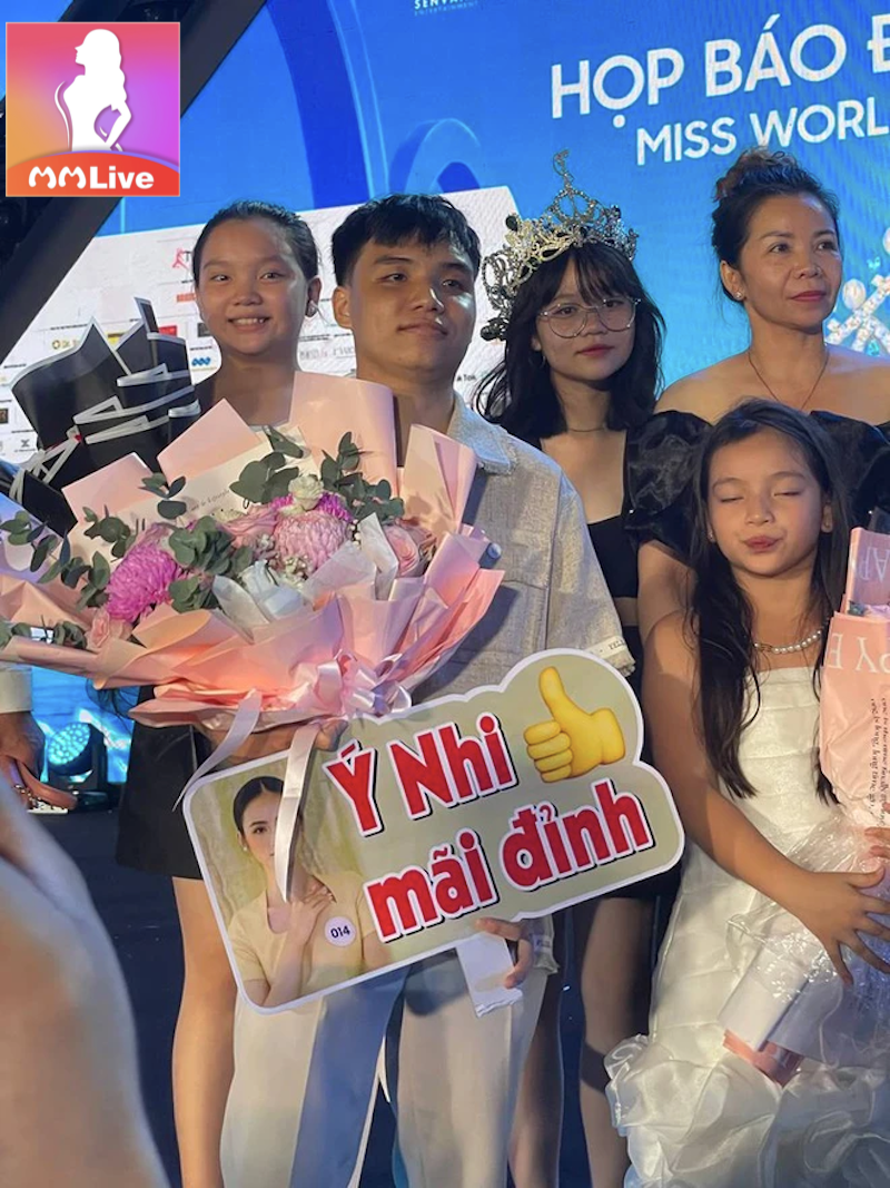 Hoa hậu Ý Nhi công khai bạn trai - Cư dân mạng: “Sớm muộn gì cũng bỏ nhau” 1 Hoa hậu Ý Nhi
