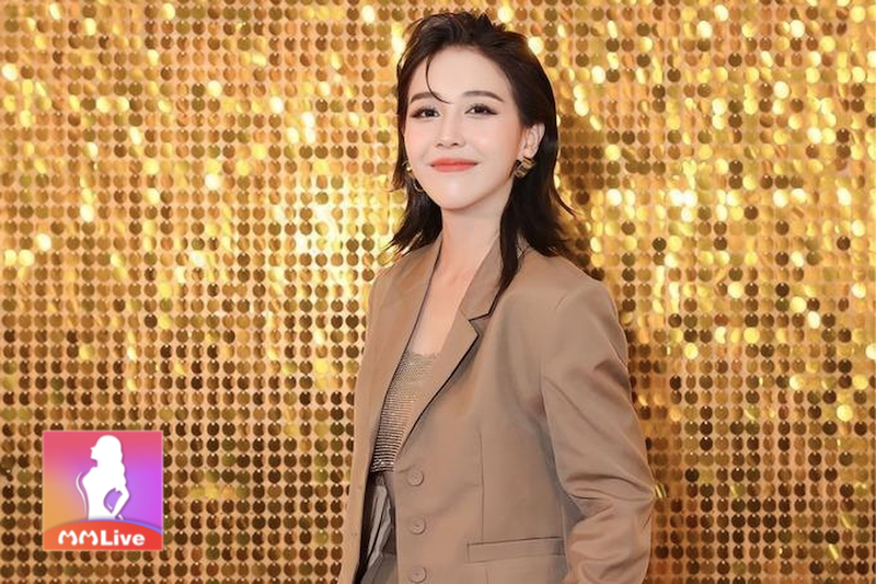 Hậu Hoàng từ thánh nhạc chế tomboy giờ đây lột xác đổi diện mạo thành sexy girl 1 Hậu Hoàng