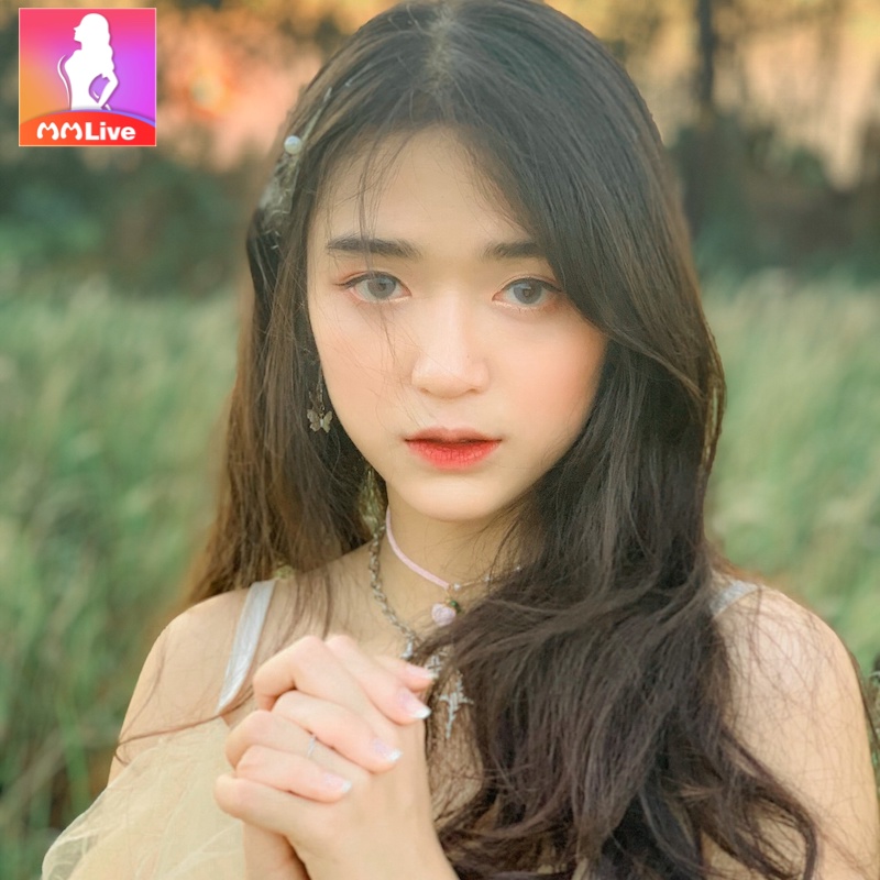 Mai Hà Hoàng Yến cựu thành viên CL Team - Nhan sắc hoàn hảo từ mọi góc nhìn 1 Mai Hà Hoàng Yến