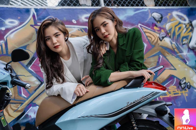 Top cặp chị em song sinh Việt “phá đảo" thế giới ảo 1 Chế Hoàng Phương Anh